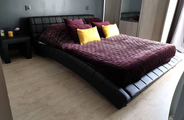 Grande suite privée avec lit queen size et terrasse privée