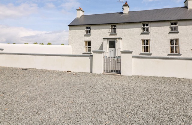 GRANGE FARMHOUSE, pet friendly in Fethard-On-Sea, County Wexford