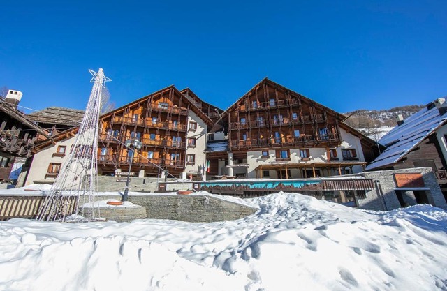 Grange Hike & Ski Sestriere Apartments