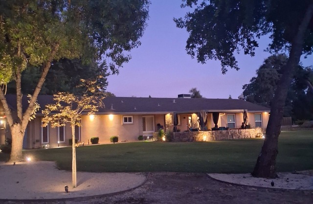 Granite Bay Getaway - Relaxing oasis with Jacuzzi.