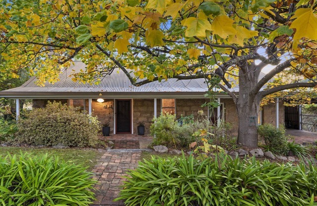 Granite Cottage - historical and stylish