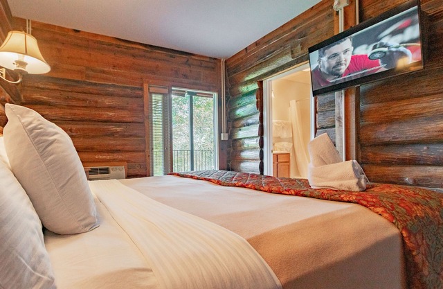 Graves Mountain Farm & Lodges