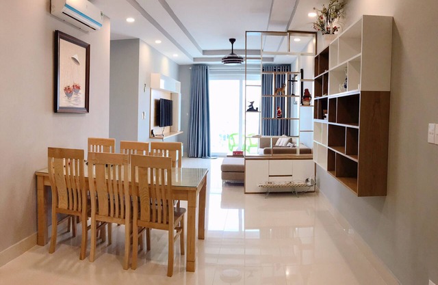 Great 3 Bedroom Apt, Short Walk to Beach, Lake View