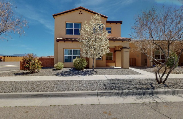 Great 3bd/2.5ba home in Mesa del Sol, Garage, Dogs