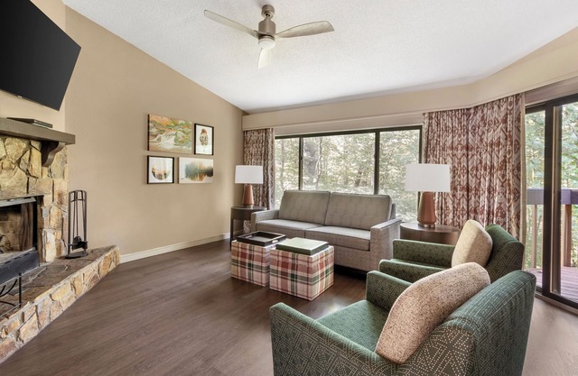 Great Adventure in North Carolina! 3 Pools, Ski Equipment Rentals, Free Parking