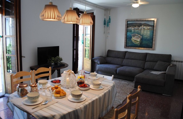 Great Apartment 50m from the Beach in the best Location with Parking