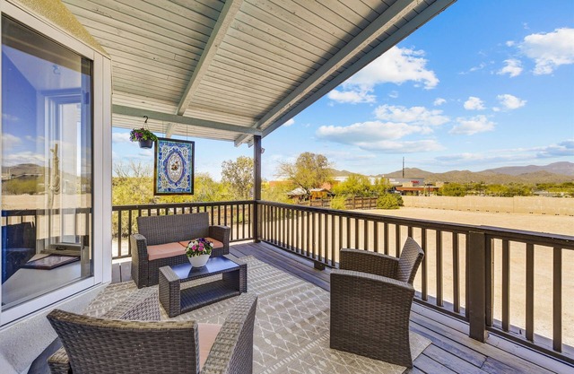 Great Balcony with Mountain Views