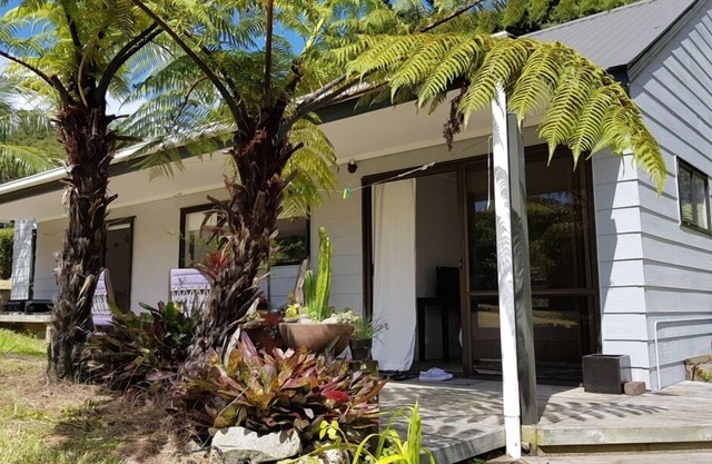 Great Barrier Island Okiwi AshleyRose cottage.