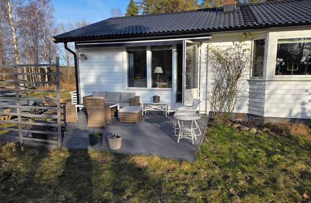 Great cabin - right by the sea in a scenic area.