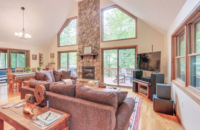 Great Cacapon Mtn Cabin w/Private Hot Tub + Views