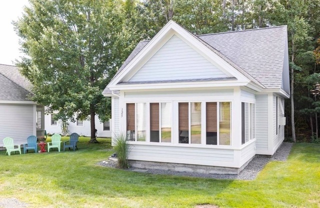 Great cottage in Summer Village with Central Air close to ocean!