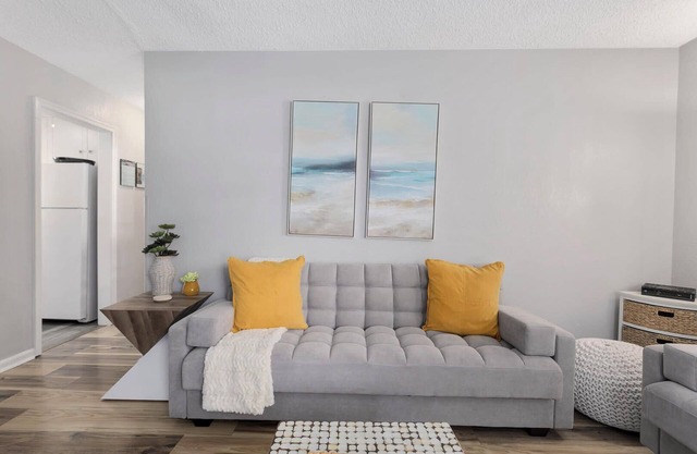 Great Home Base for Exploring KC 2BR Suburb