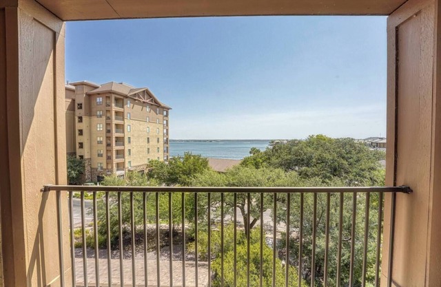 Great Lakefront Condo With Gorgeous Lake LBJ Views