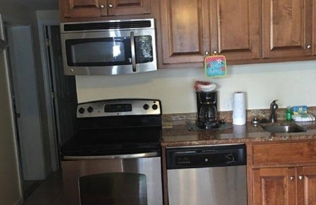 Great location 2 bedrooms 1 and a half bathrooms