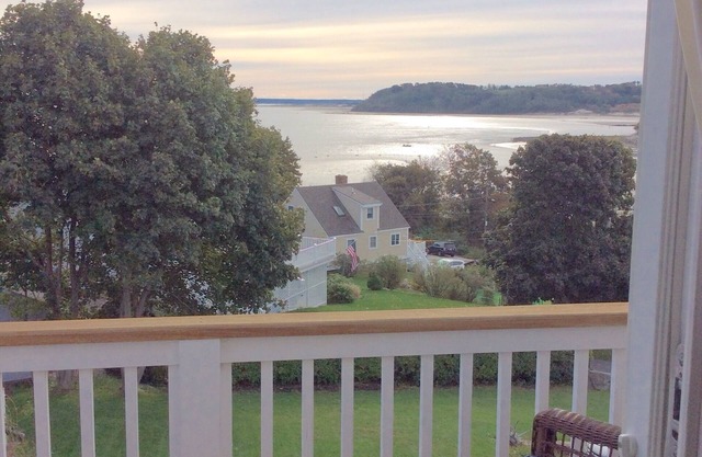 Great Neck Rental with Water Views!