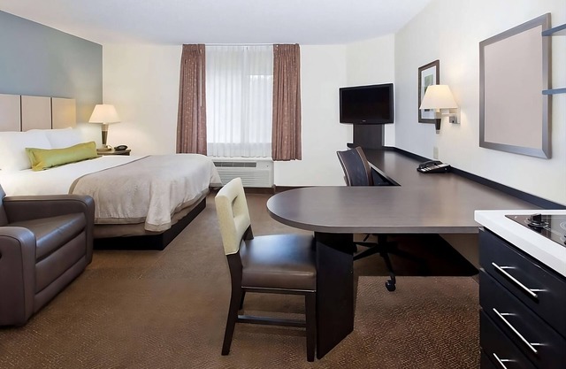 Great Relaxing Overnight Stay! Comfortable unit to enjoy! Near Parks and Airport