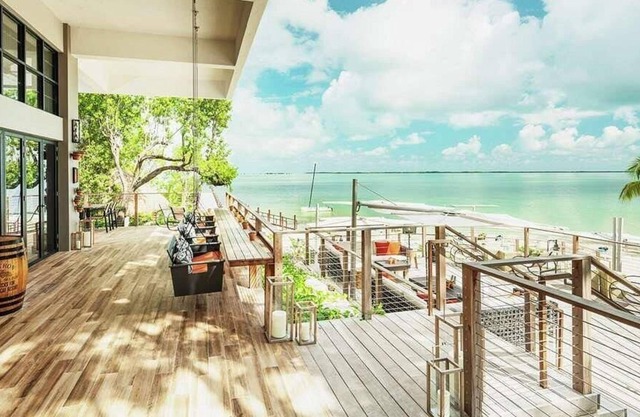 Great Relaxing Overnight! 4 Classy Units, Free Parking, Pet-friendly, 2 Pools