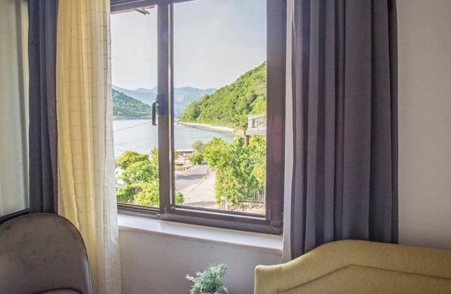Great Studio Flat with View near Beach in Tivat