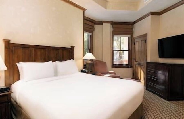 Great Studio Hotel Room Aspen Mountain Residences