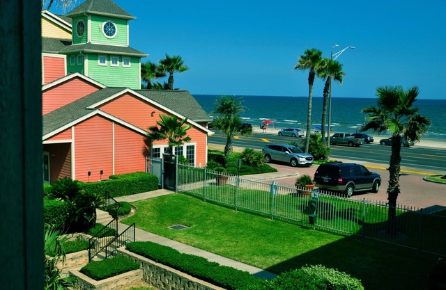 Great View of Ocean; HOT SPA/2 POOLS total/WI-FI/CABLE/SMART TV!