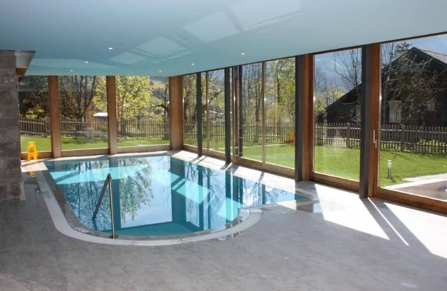 Great view Top floor spacious flat with Pool and Gym