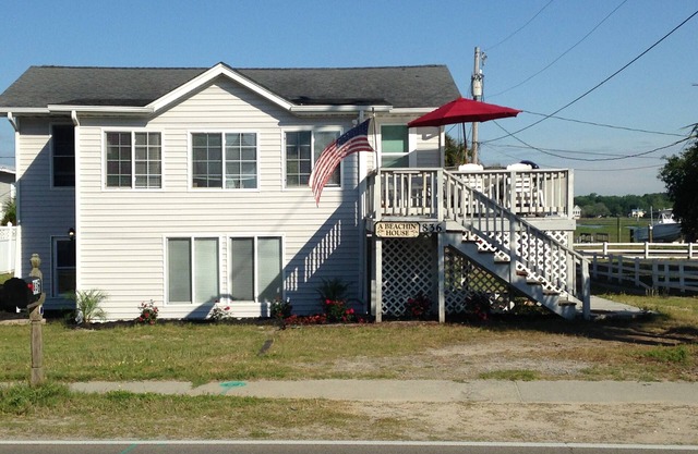 Great Views of Both Inlet & Ocean! 2BR/2BA - Pet Friendly UP Across from beach.