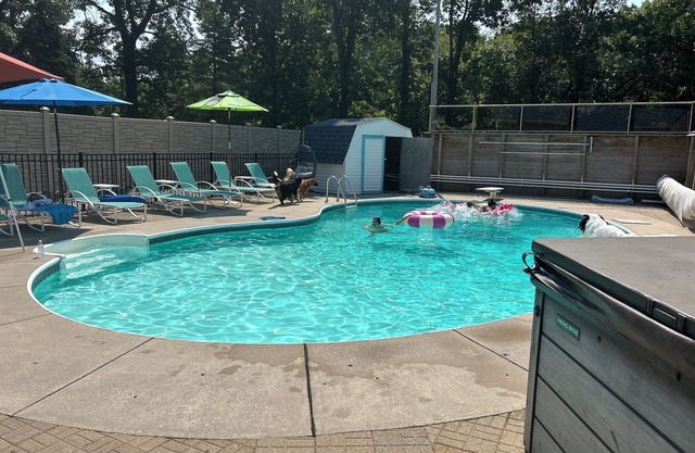 Great Wood Lodge: Spacious 5-bedroom, 2.5-bath home with pool on 3+ acres.