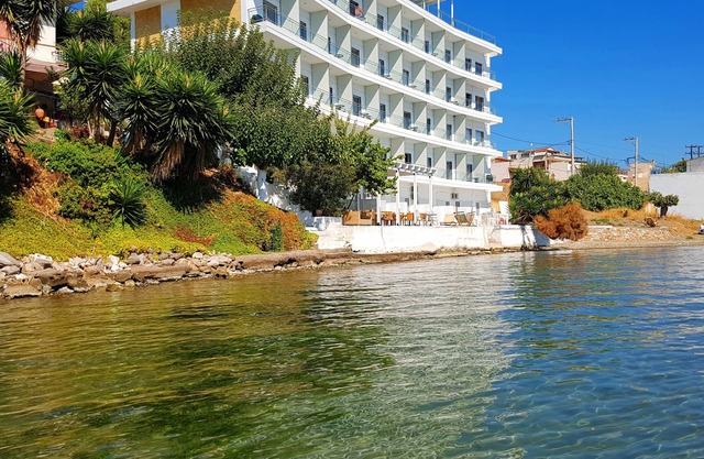 Greek Seafront Resort with capacity up to 80 persons 1 hour from Athens Airport