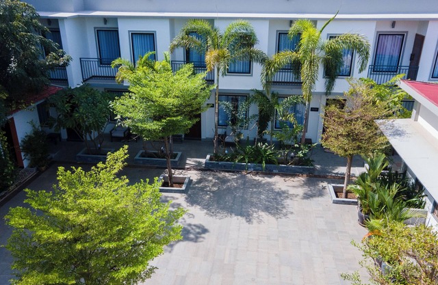 Green Amazon Hotel