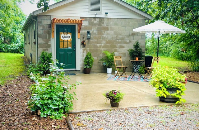 Green Cottage Farm Stay & Food