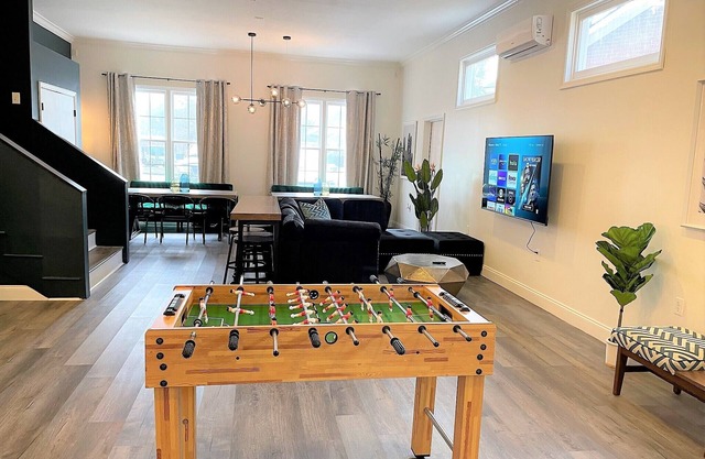 Green Escape: Relax, Tour Downtown or Tybee Beach
