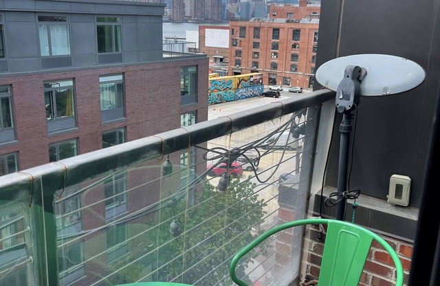 Greenpoint BK Top Floor Luxury 1 bed/1 bath Waterfront: shorter stay available