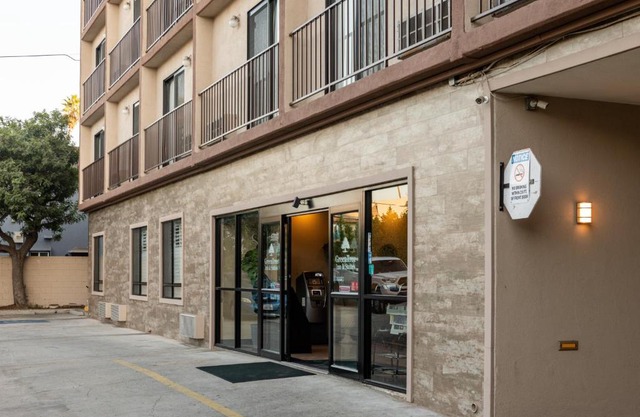 GreenTree Inn & Suites Los Angeles - Alhambra - Pasadena