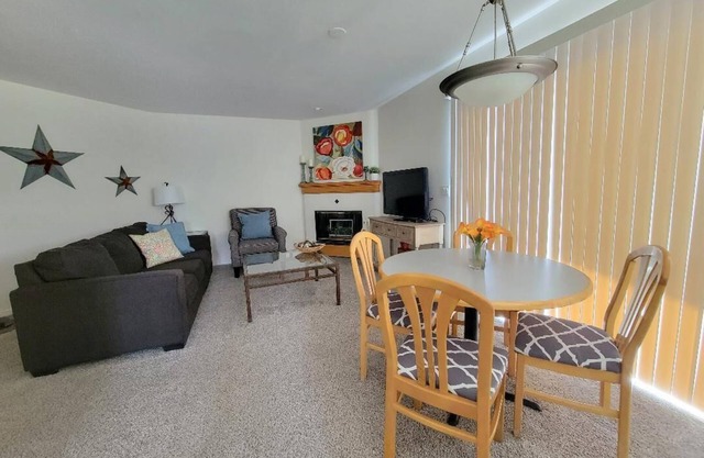 Greenwood Village Condo - Your Home Away from Home!