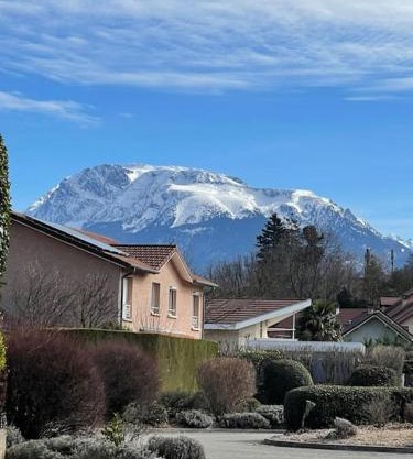 GRENOBLE SUD VARCES Suite privatisée au pied des Montagnes