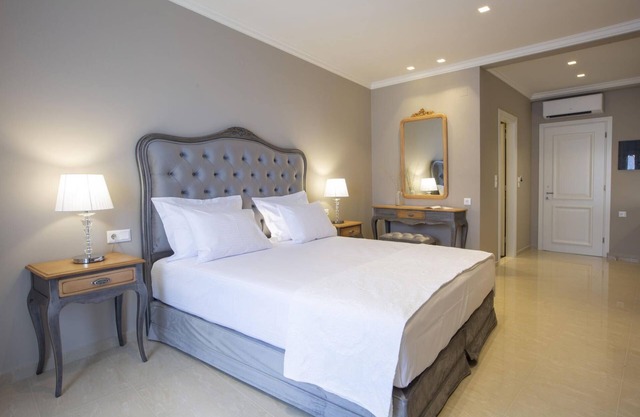 Grey Suite - VK Luxury Suites - Private Parking