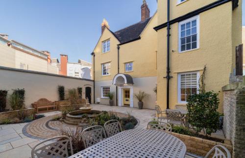 Greyfriars Hideaway