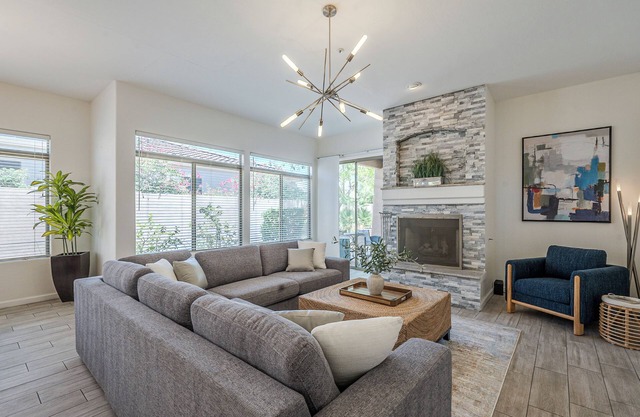 Greyhawk - New Listing Discount -Pool- Chef's Kitchen - Golfer's Dream Location