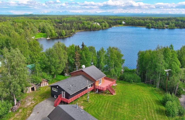 Grizzly Lodge at the Lake | Close to Kenai River