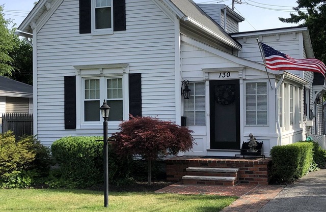 Grosse Pointe Farms, turn-of-the-century, renovated, Period House, furnished