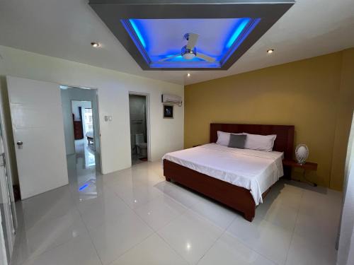 Grosvenor Square Kandi near walking street
