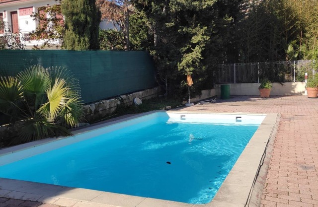 Ground floor apartment, swimming pool 500m from the sea