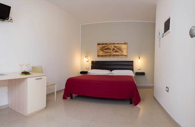 Ground Floor Double Room in "Donnosanto Residence"