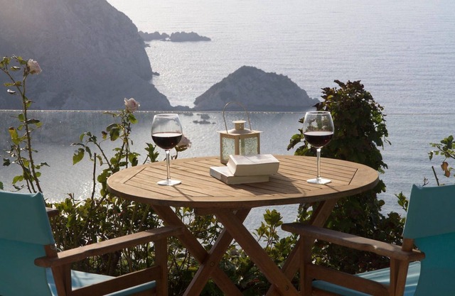 Ground Floor Luxury Studio for 2 above Petani Beach