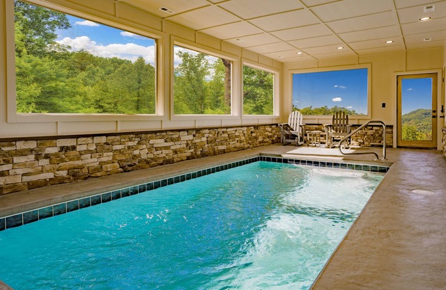 Grouse Mtn Lodge: Indoor Pool, Mtn View, Theater, Game Room, Hot Tub, WiFi