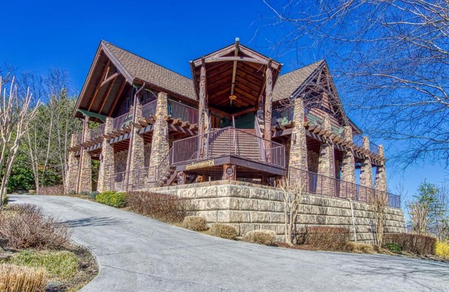 Grouse Ridge Lodge cabin