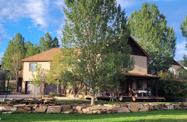 Guest apartment, close to everything! Quiet, friendly neighborhood!