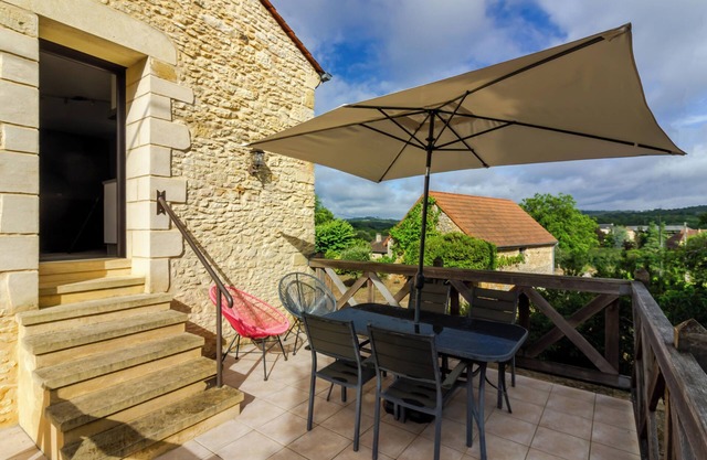 Guest Apartment – Comfort and Independence – Shared Pool