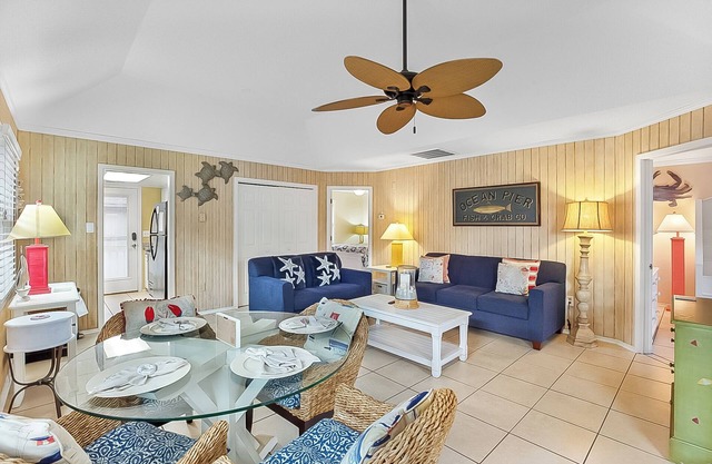 Guest Cottage 77-G: 2 BR, 2.5 BA in Myrtle Beach, Sleeps 7