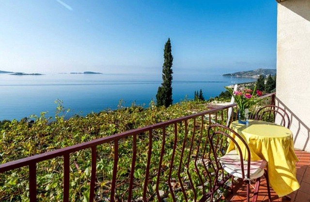 Guest House Fontana - One Bedroom Apartment with Balcony and Sea View